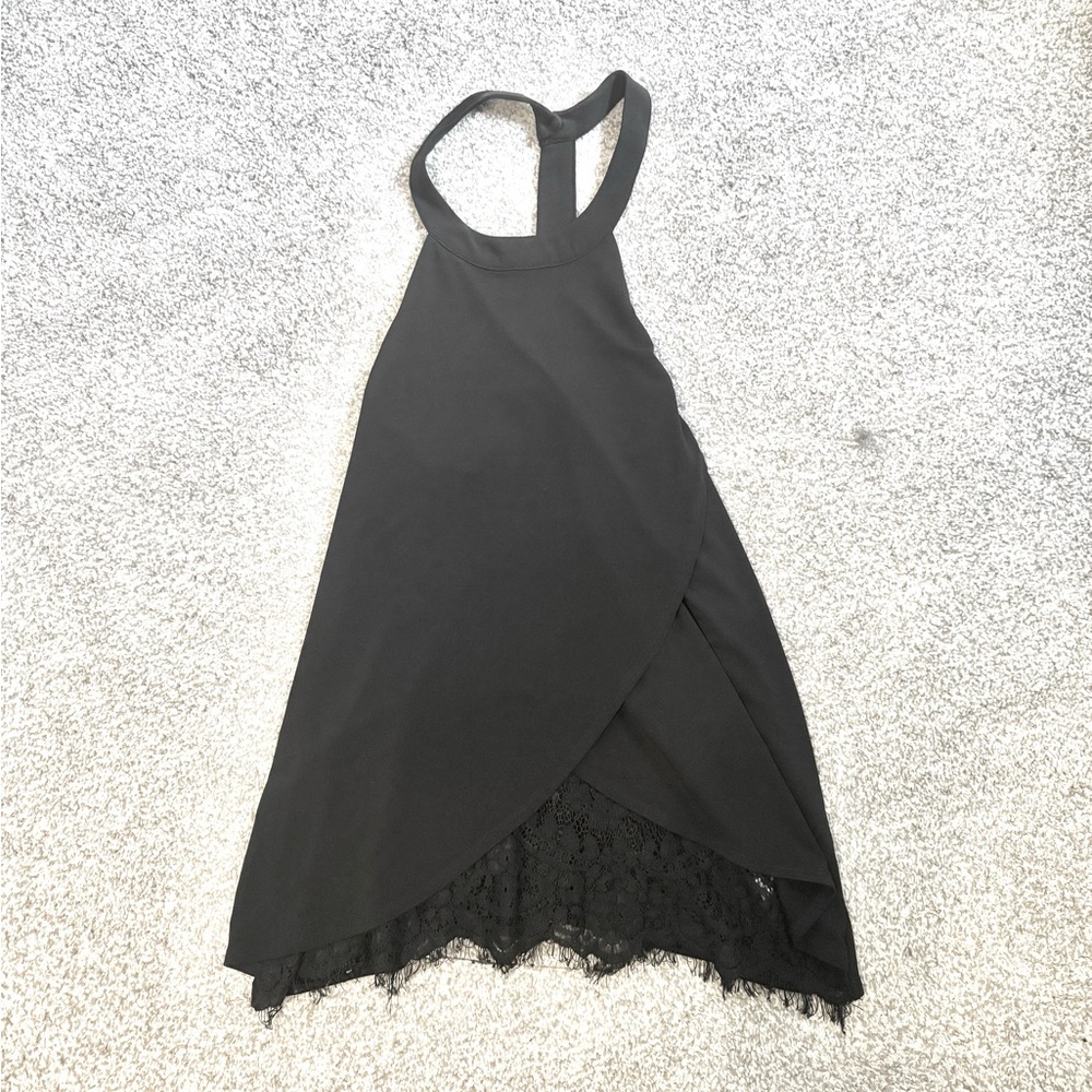 🛍️4 for $15 | 5 for $20 Black Halter Top with Lace Hem